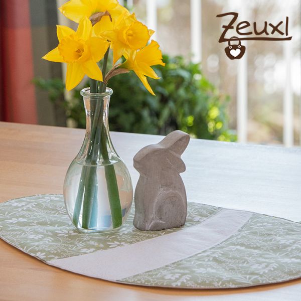 Zeuxl Eiki in grün mit Pflanzen